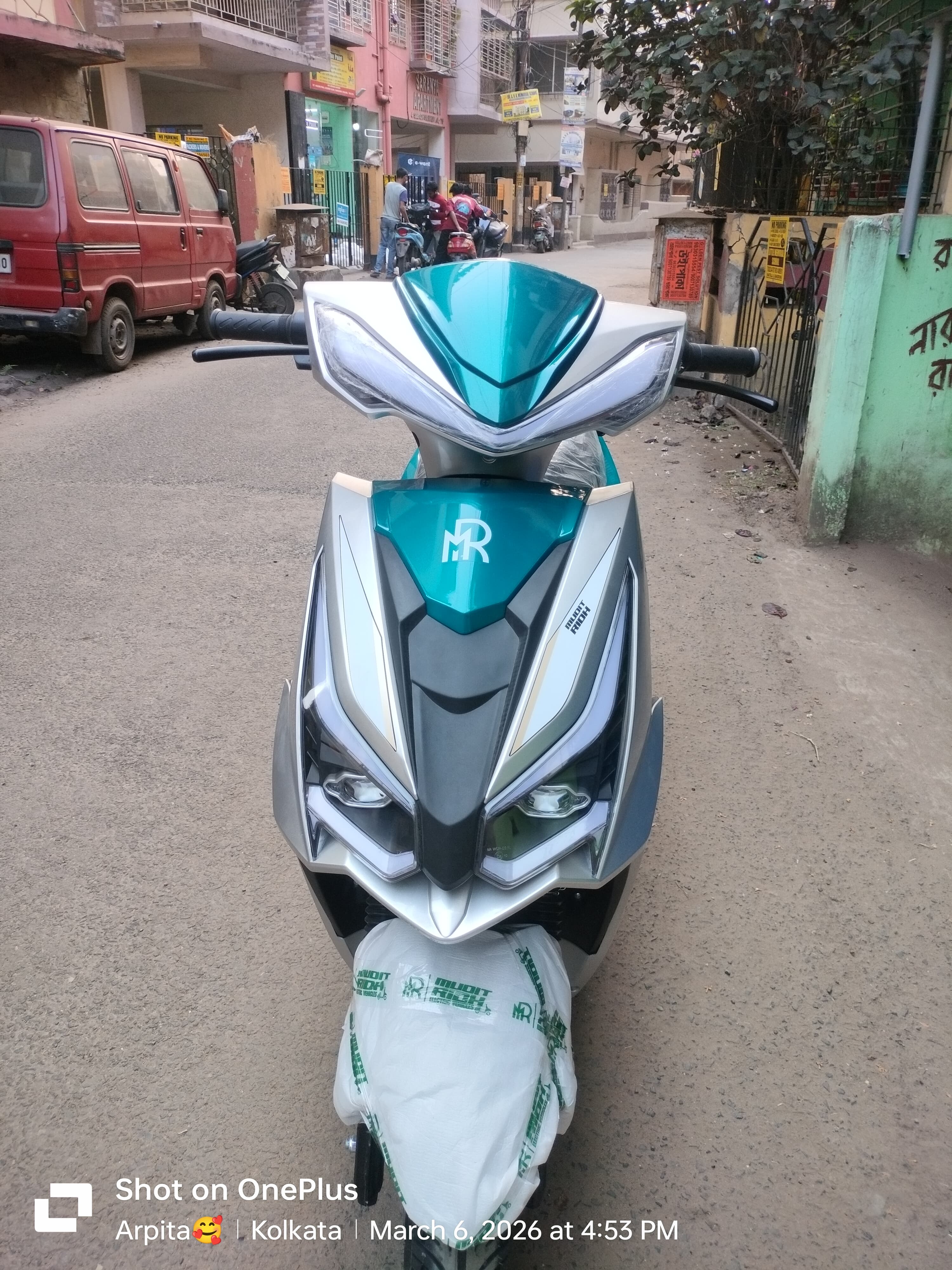 Achiever Mudit Ridh Sea Green and White